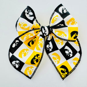 Iowa Poppy Bow